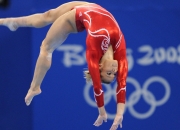 开云官网-奇迹终章，勒沃库森强行终结里昂，西决生死战铸就唯一传奇