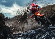 开云体育在线-伦纳德冰封北境狼群，当凯尔特人遭遇森林狼，他用实力重定义唯一性