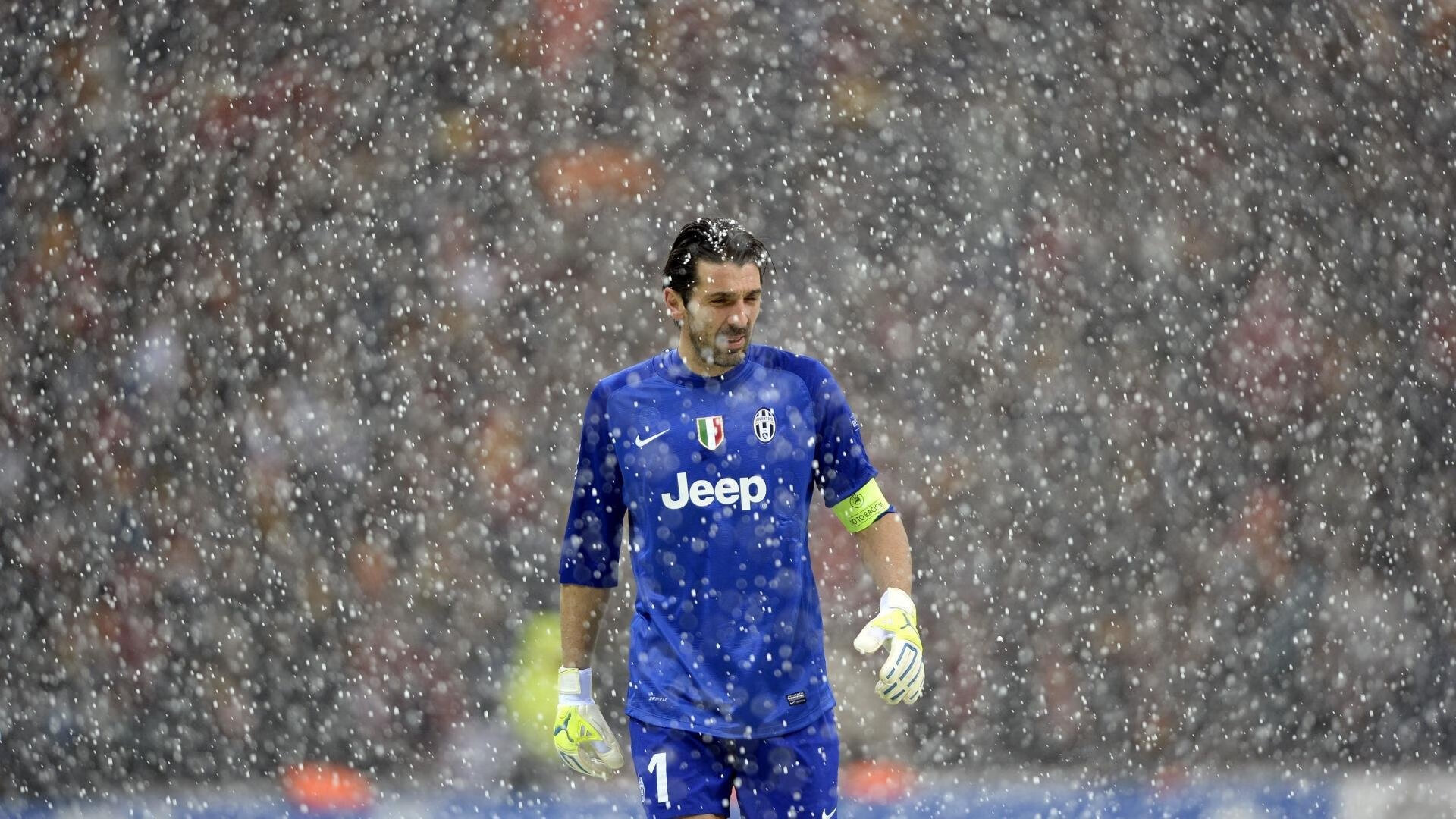 丹麦队鏖战韩国队，桃田贤斗扛起全队，一场羽球史诗中的孤勇与荣光